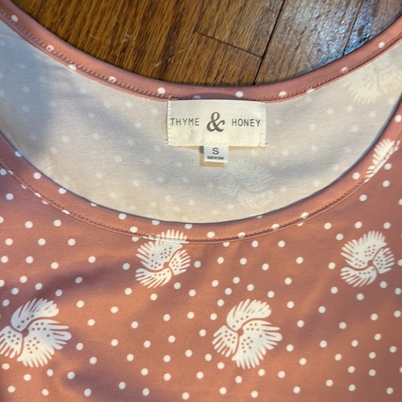 Small Blouse - Picture 2 of 3